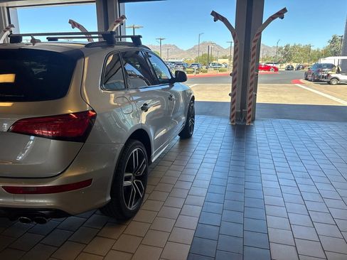 Used 2017 Audi SQ5 Premium Plus w/ Technology Package AWD/4WD image 6