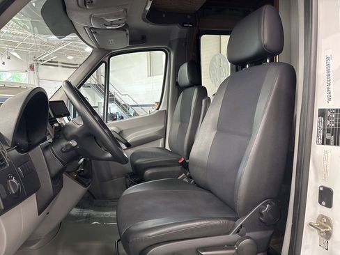 Used 2016 Mercedes-Benz Sprinter 3500 image 29