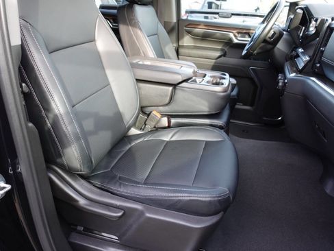 Used 2024 Chevrolet Silverado 1500 LT image 32