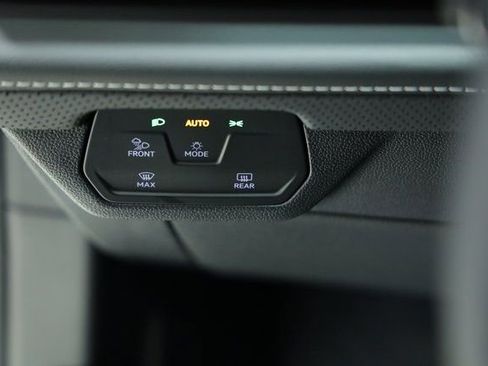 New 2026 Volkswagen Atlas SE FWD image 28
