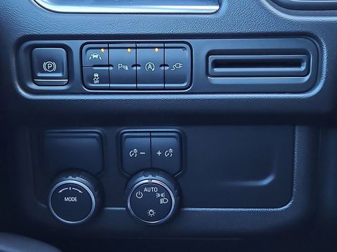 Used 2022 Chevrolet Tahoe LT image 24