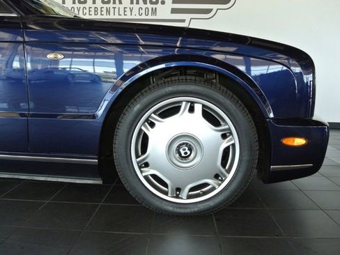 Used 2009 Bentley Azure RWD image 4