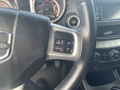 Used 2020 Dodge Journey SE w/ SE Popular Equipment Group image 12