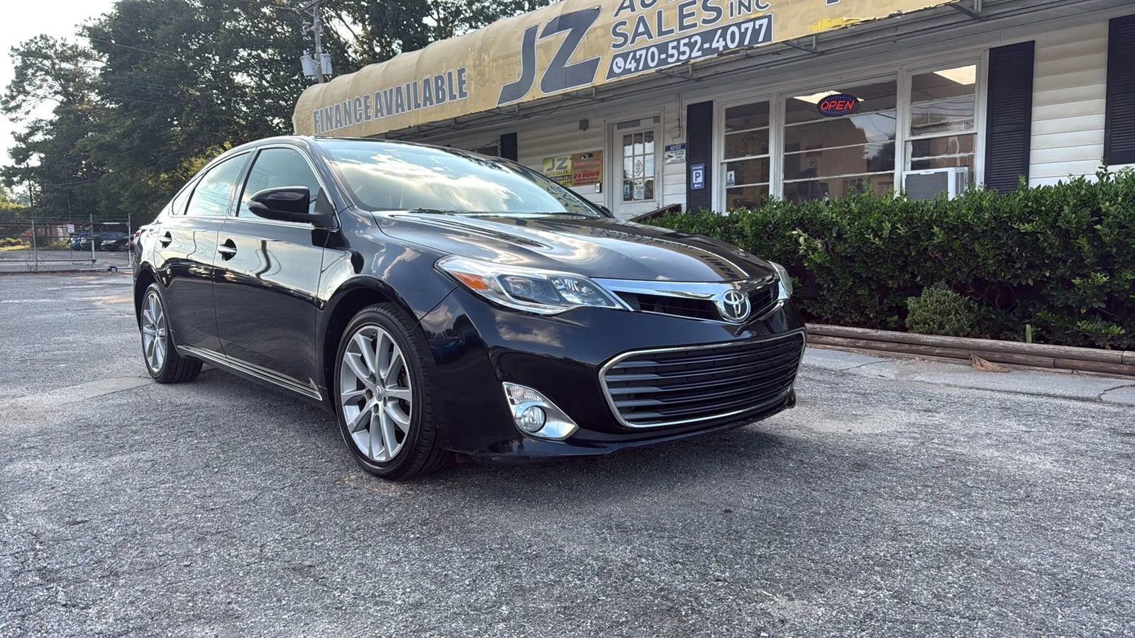 Used 2014 Toyota Avalon XLE Touring FWD image 1