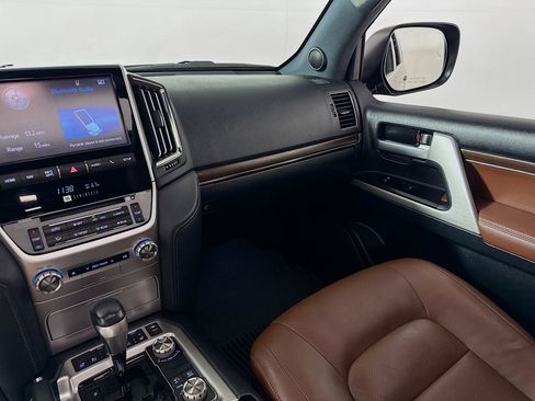 Certified 2021 Toyota Land Cruiser image 24