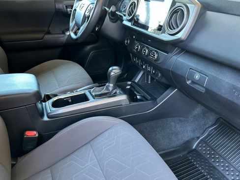 Used 2019 Toyota Tacoma TRD Sport w/ Exterior Package RWD image 15