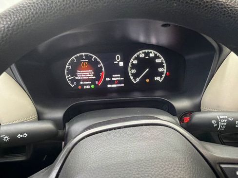 Used 2023 Honda HR-V LX image 25