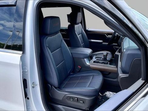 Used 2025 Chevrolet Silverado 1500 High Country w/ Technology Package AWD/4WD image 20