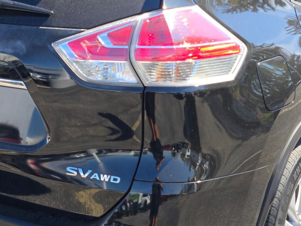 Used 2015 Nissan Rogue SV AWD/4WD image 10