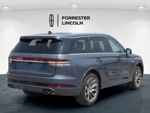 Used 2021 Lincoln Aviator Grand Touring w/ Elements Package Plus AWD/4WD image 3