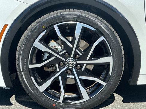 Used 2024 Toyota Prius Prime XSE Premium image 11