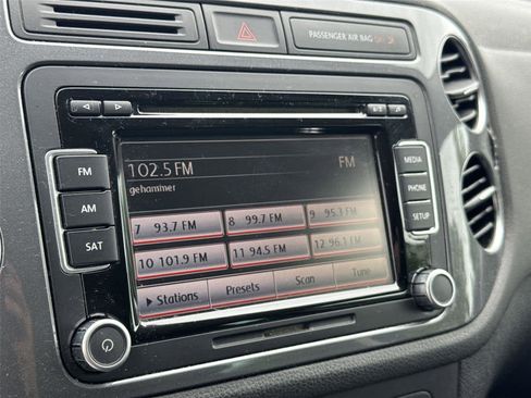 Used 2012 Volkswagen Tiguan SE AWD/4WD image 24