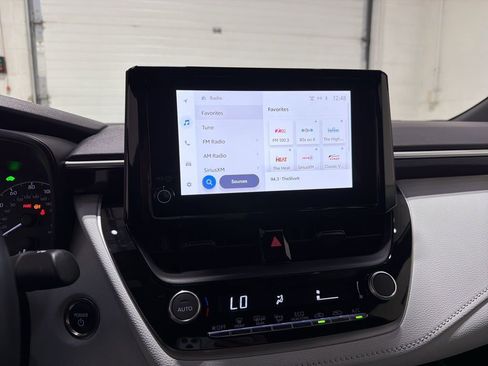 Used 2024 Toyota Corolla SE image 15