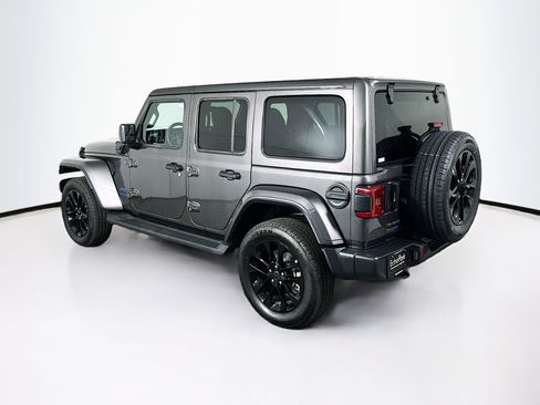 Used 2025 Jeep Wrangler Sahara image 5