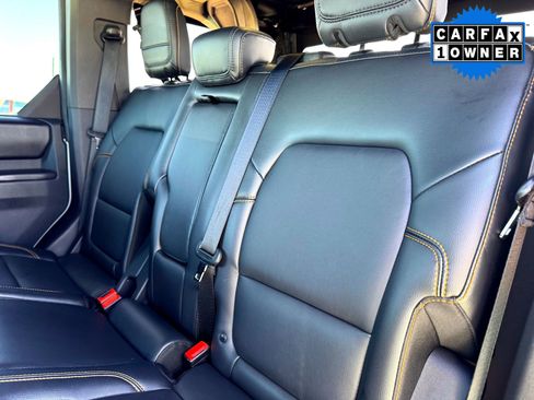 Used 2024 Ford Bronco Badlands image 16