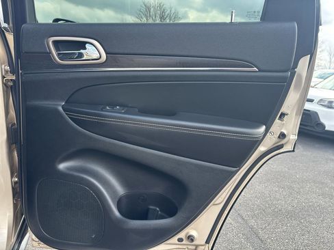 Used 2014 Jeep Grand Cherokee Limited w/ Luxury Group II image 20