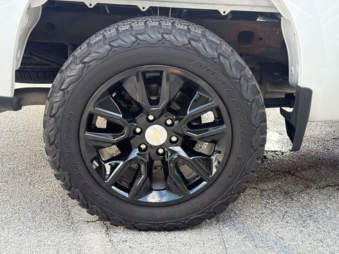Used 2022 Chevrolet Silverado 1500 Custom AWD/4WD image 23