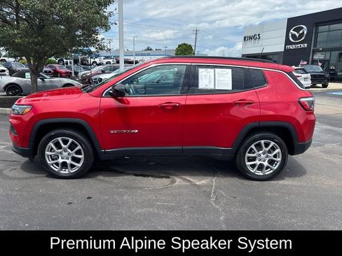 Used 2023 Jeep Compass Latitude w/ Sun and Sound Group AWD/4WD image 3