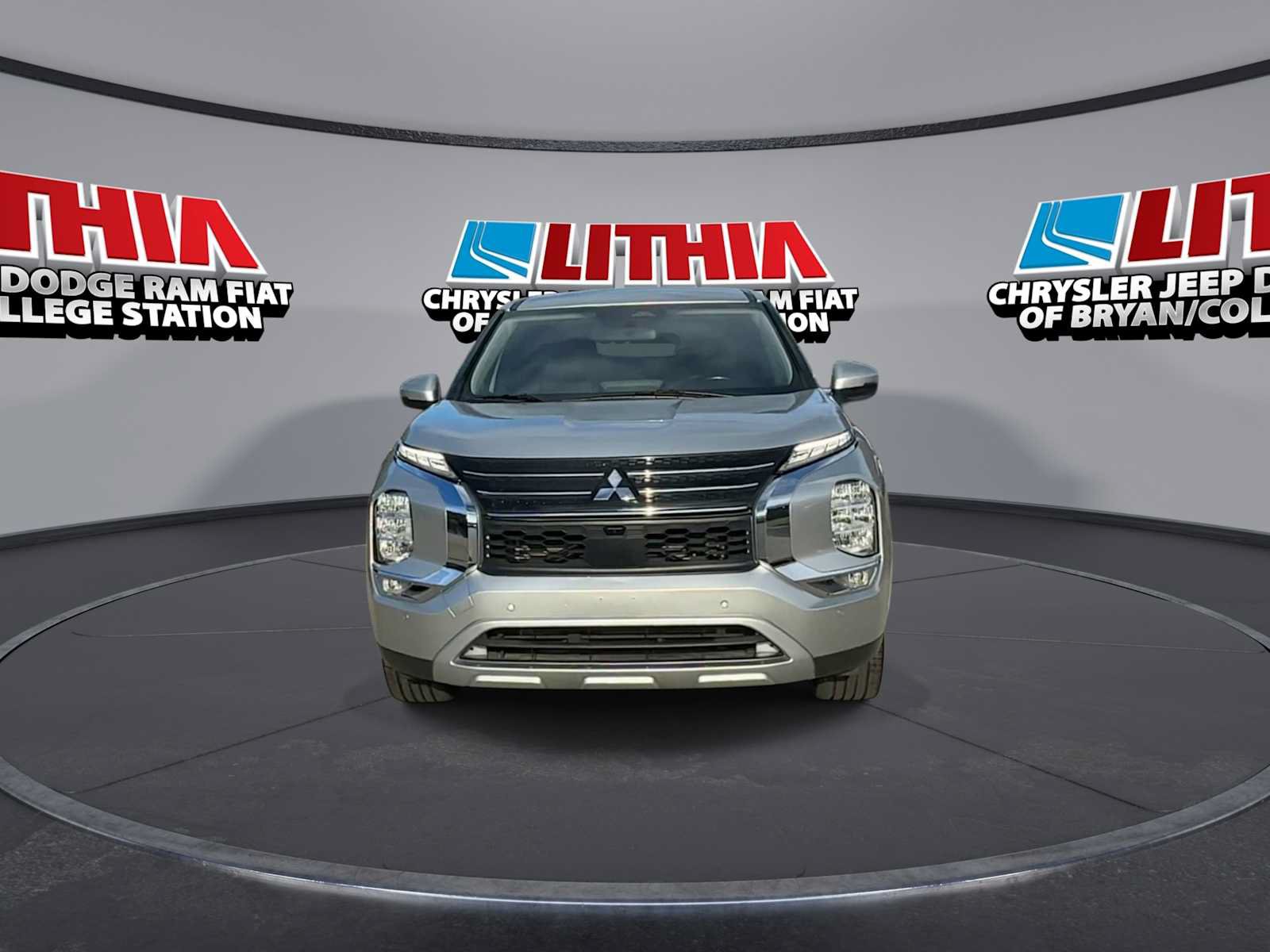 Used 2024 Mitsubishi Outlander SE FWD image 3