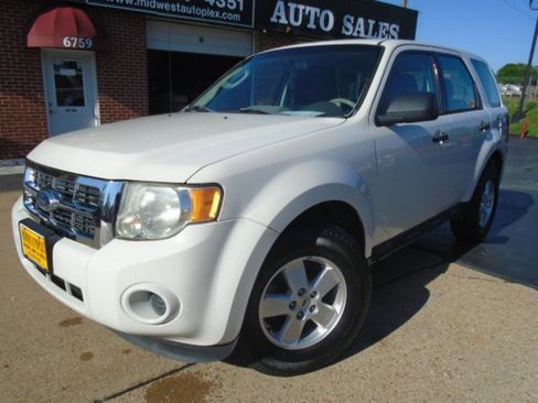 Used 2012 Ford Escape XLS AWD/4WD image 4