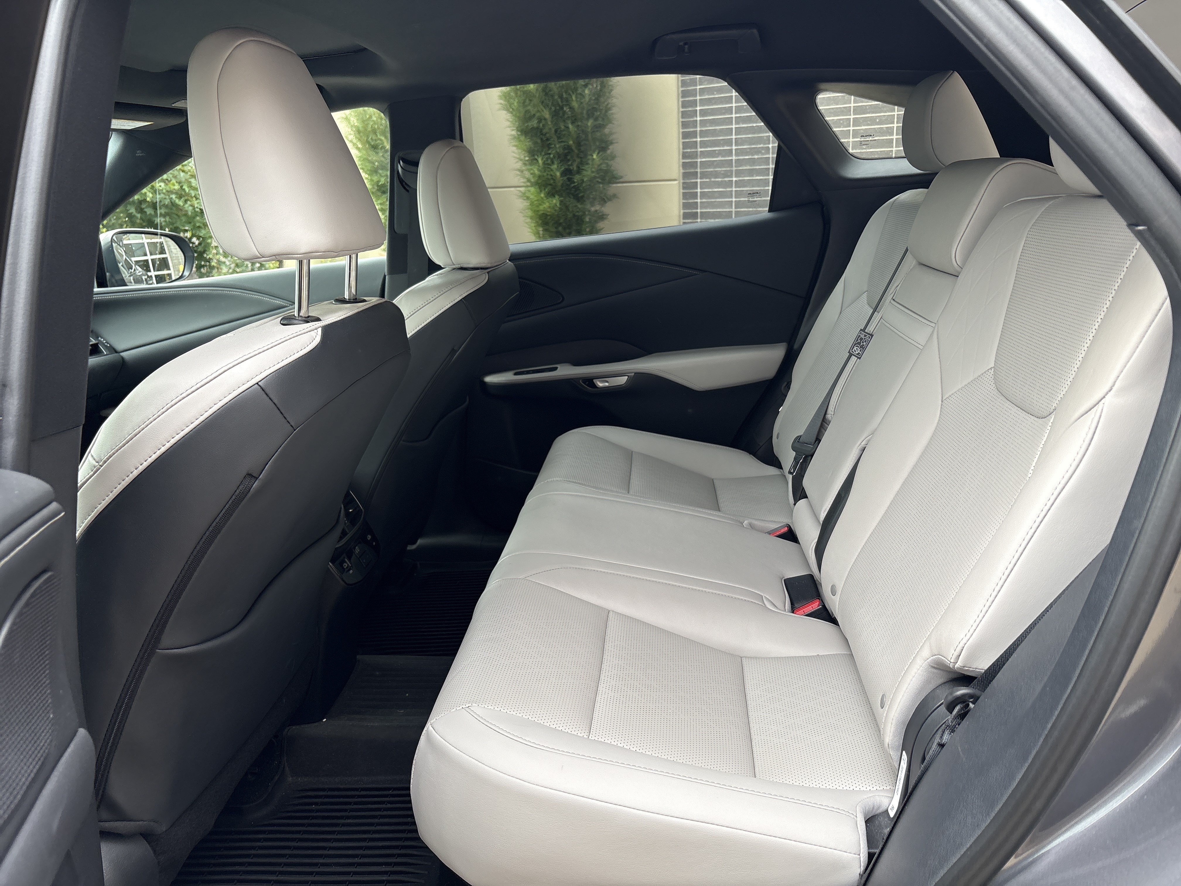 Used 2023 Lexus RX 350 Premium Plus w/ Cold Area Package AWD/4WD image 31