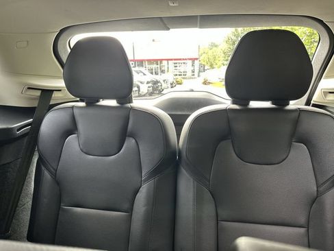 Used 2024 Volvo XC90 B5 Plus w/ Protection Package Premier AWD/4WD image 30