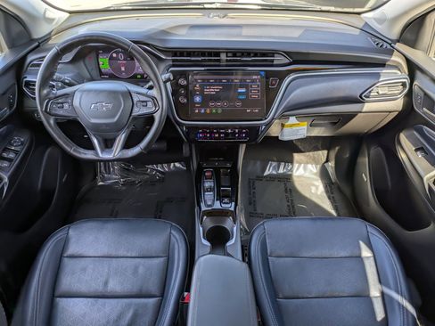 Used 2022 Chevrolet Bolt EUV Premier w/ Sun & Sound Package image 23