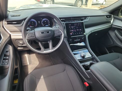 Used 2026 Jeep Grand Cherokee L 2WD image 17