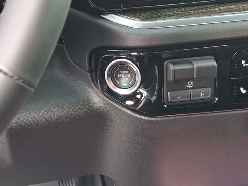 New 2025 Chevrolet Silverado 1500 LT w/ Convenience Package II image 32