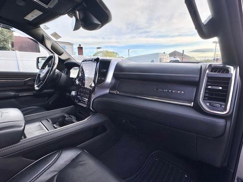 Used 2019 RAM 1500 Limited w/ Advanced Safety Group AWD/4WD image 17