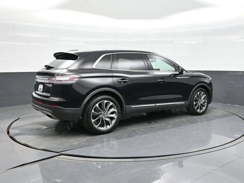 Used 2023 Lincoln Nautilus Reserve w/ Luxury Package FWD image 9