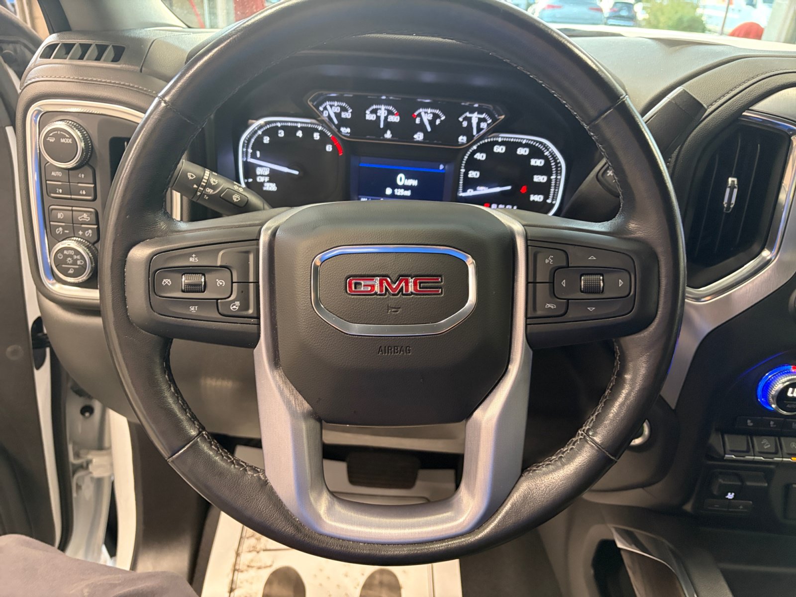 Used 2021 GMC Sierra 1500 SLT w/ SLT Premium Package AWD/4WD image 9