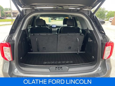 Used 2023 Ford Explorer XLT w/ Equipment Group 202A AWD/4WD image 31