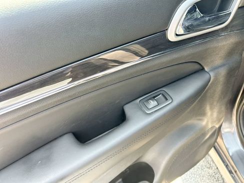 Used 2015 Jeep Grand Cherokee High Altitude AWD/4WD image 21