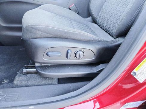 Used 2023 Chevrolet Equinox LT image 32