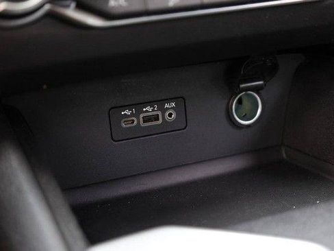 Used 2025 Nissan Altima 2.5 SV FWD image 14