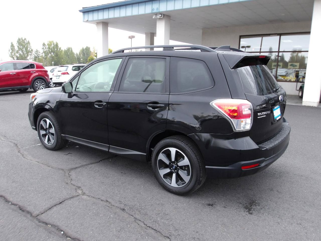 Used 2017 Subaru Forester 2.5i Premium AWD/4WD image 3