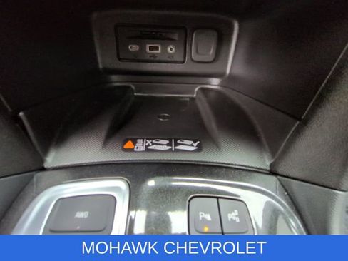 Used 2024 Chevrolet Equinox Premier AWD/4WD image 36