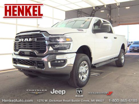 Used 2025 RAM 2500 Tradesman AWD/4WD image 1