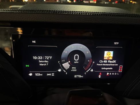 Used 2025 GMC Yukon Denali w/ Denali Reserve Package image 7