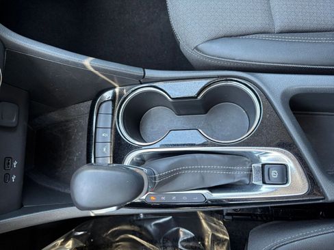 Used 2025 Buick Encore GX Preferred FWD image 39