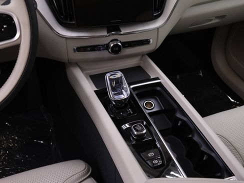 New 2026 Volvo XC60 B5 Ultra w/ Protection Package Premier image 13