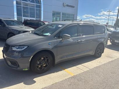 Used 2022 Chrysler Pacifica Touring-L w/ S Appearance Package