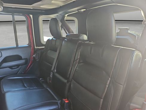 Used 2021 Jeep Wrangler Unlimited Sahara w/ Cold Weather Group AWD/4WD image 36
