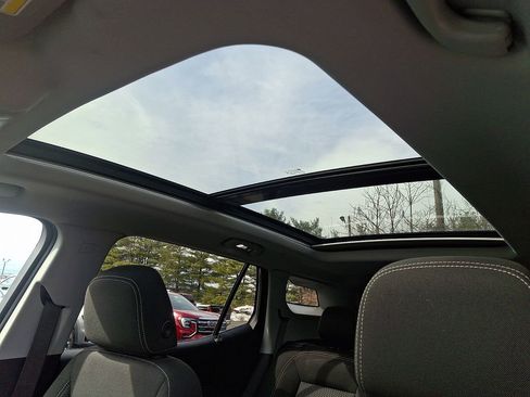 Certified 2022 GMC Terrain SLE w/ Driver Convenience Package image 14