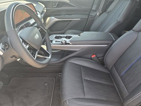 New 2025 Cadillac Lyriq Luxury RWD image 9