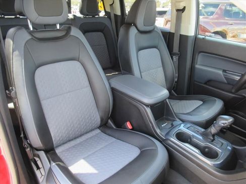 Used 2022 Chevrolet Colorado Z71 image 9