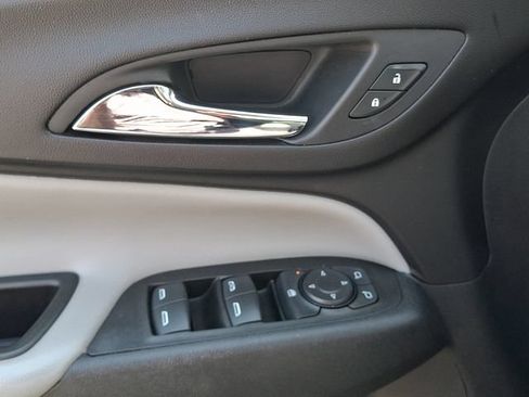Used 2022 Chevrolet Equinox LT FWD image 21