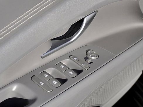 Certified 2026 Hyundai Elantra Sport image 22