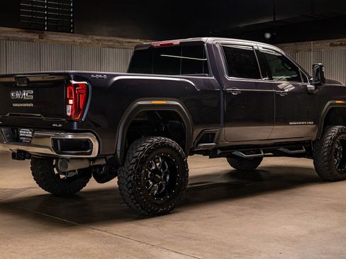 Used 2024 GMC Sierra 2500 SLE w/ SLE Value Package; image 9